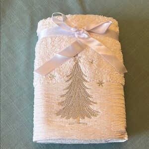 Beautiful Holiday hand towels